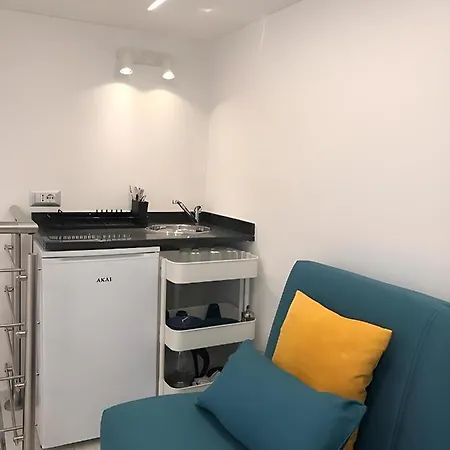 Ficurinia Bnb *